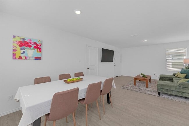 Building Photo - 353 Marty Allen Lp