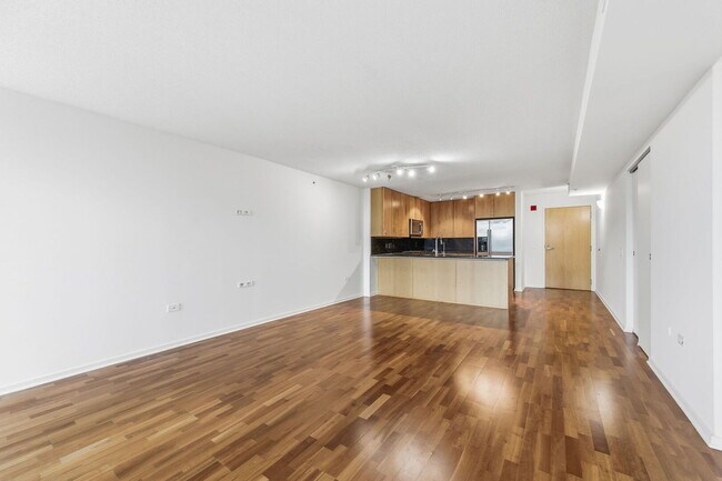 Building Photo - 9725 Woods Dr