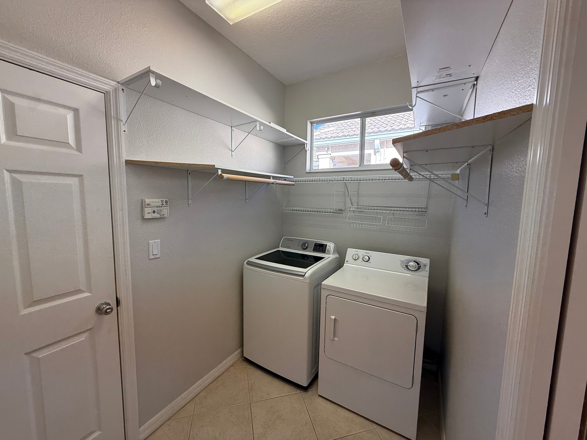 laundry room - 6055 Wingspan Way