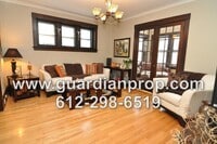 Building Photo - Main Floor Condo Available June 1st in Merriam Park, Original Woodwork & Built-ins, Sunroom, In U...