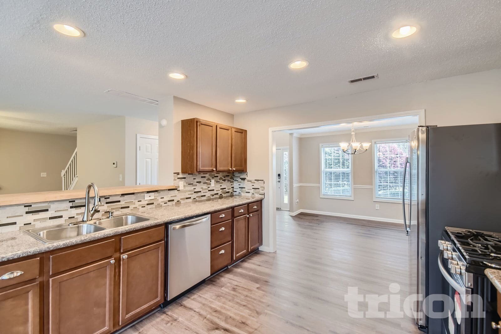 Building Photo - 407 Emerald Trce