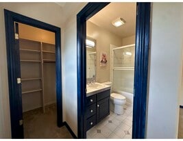 Building Photo - 1129 Brown Ave