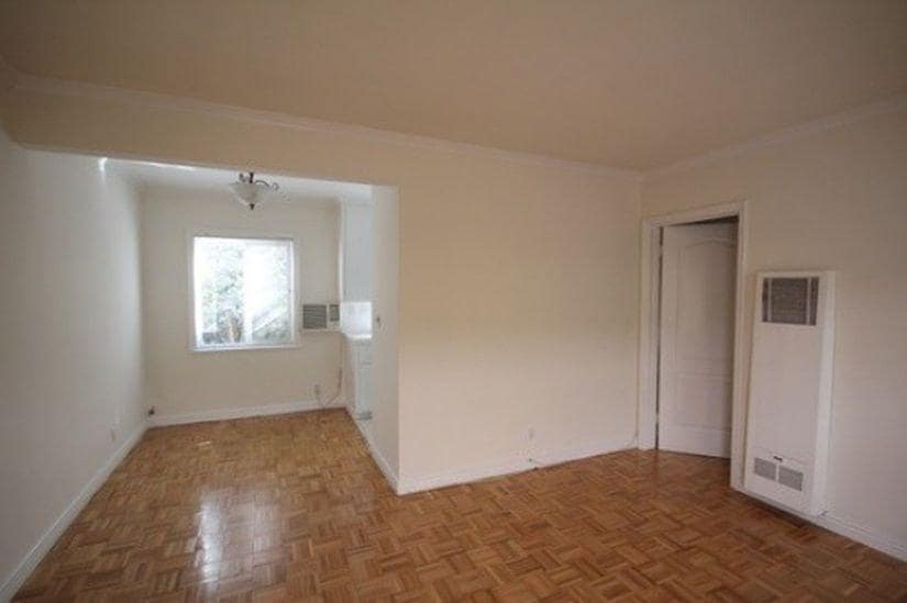 Living Room - 140 N Wilson Ave