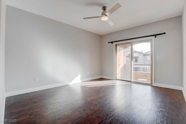 Building Photo - 7701 W Robindale Rd