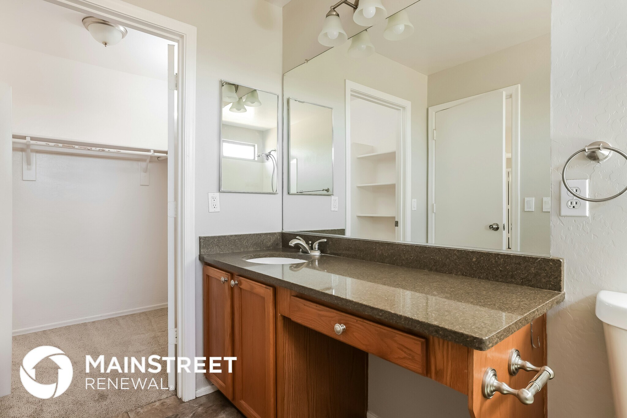 Building Photo - 12330 W Valentine Ave