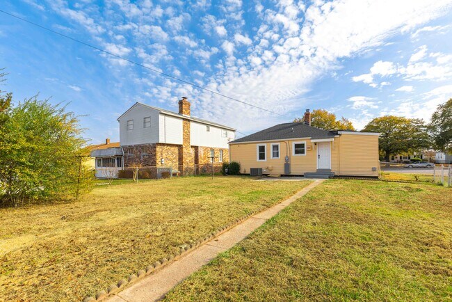 Building Photo - 1700 Peter Paul Blvd