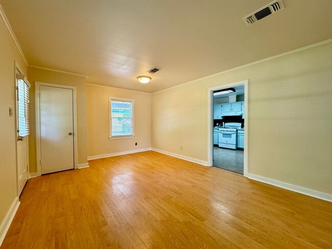 Building Photo - 3 Bed, 1.5 Bath Home in Ruston