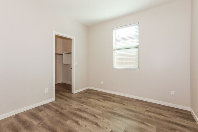 Building Photo - 654 Glen Canyon Dr