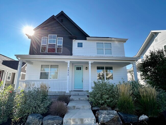 Covered Front Porch - 2822 Cascade Creek Dr