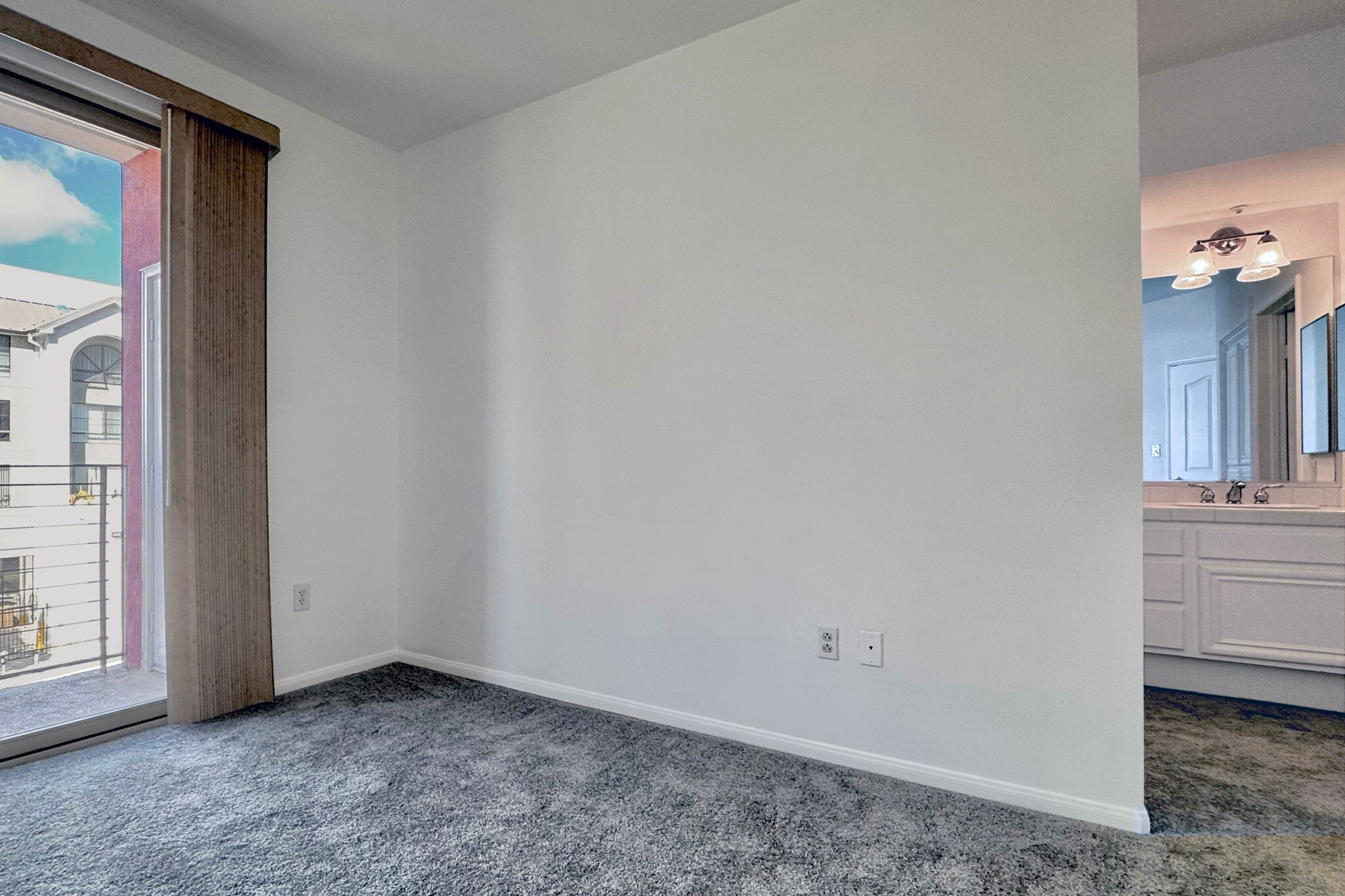 Building Photo - 235 Market St