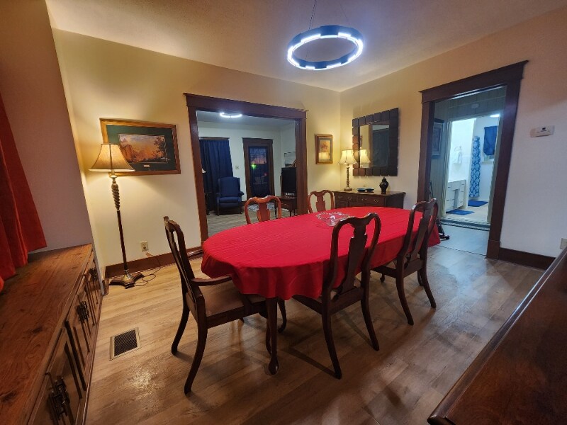 Building Photo - 614 Hwy 44 W