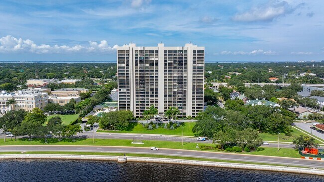 Building Photo - 3301 Bayshore Blvd