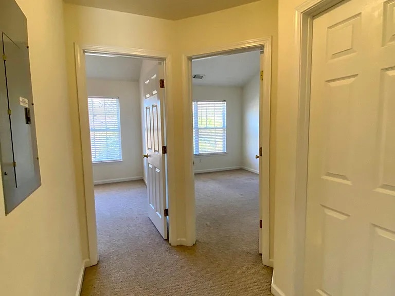 Building Photo - 619 Kenridge Way