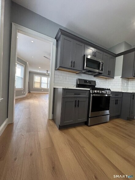 Building Photo - 162 Fox St