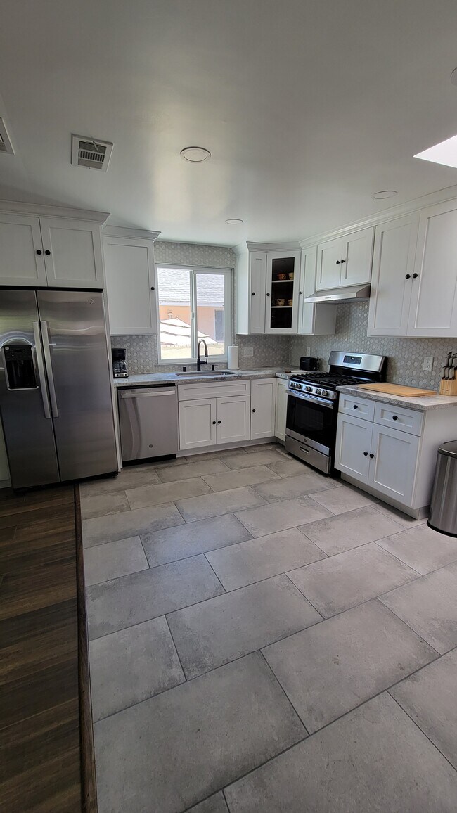 Building Photo - 3743 Pueblo Ave