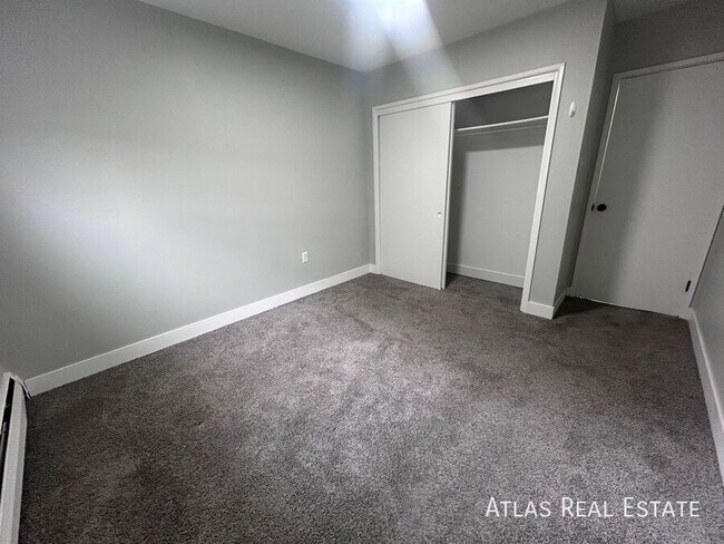 Building Photo - 551 S Fairfax St