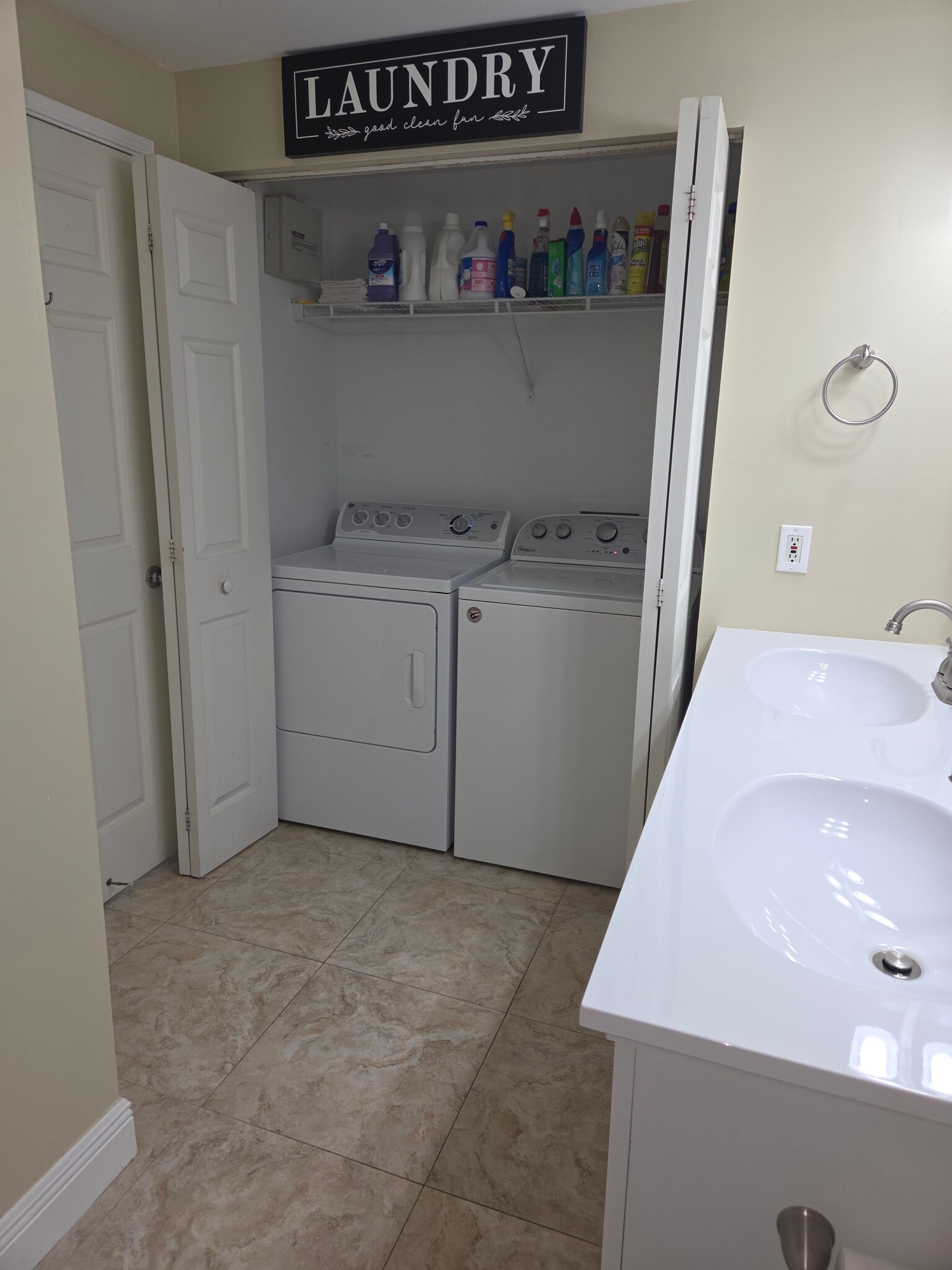 Laundry - 1235 Reserve Way