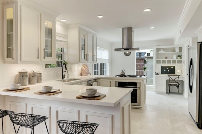 Building Photo - 4135 Breakwood Dr