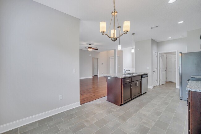 Building Photo - 486 Thorp Circle