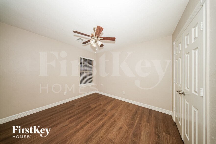 Building Photo - 17205 Vitoria Dr