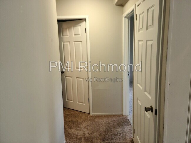 Building Photo - 9604 Stoneridge Ln