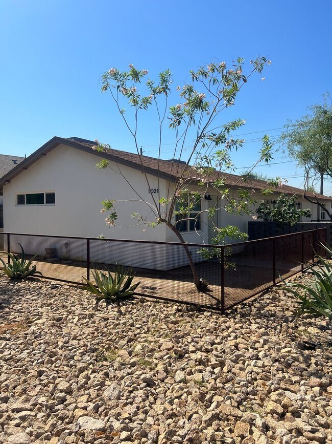 Building Photo - Garfield District Rental