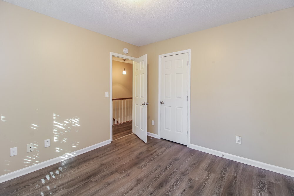 Building Photo - 221 Guinevere Ct