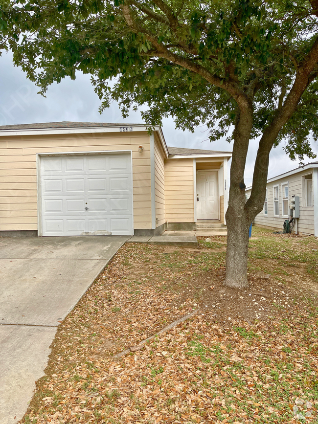 Building Photo - Kamary Lane-15415-15417
