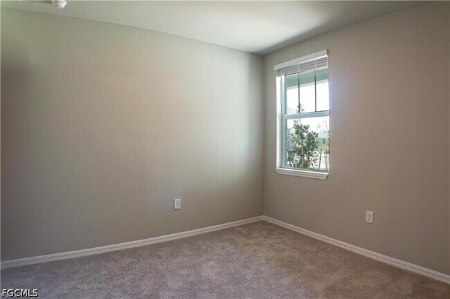 Building Photo - 44229 Saddlewood Ct