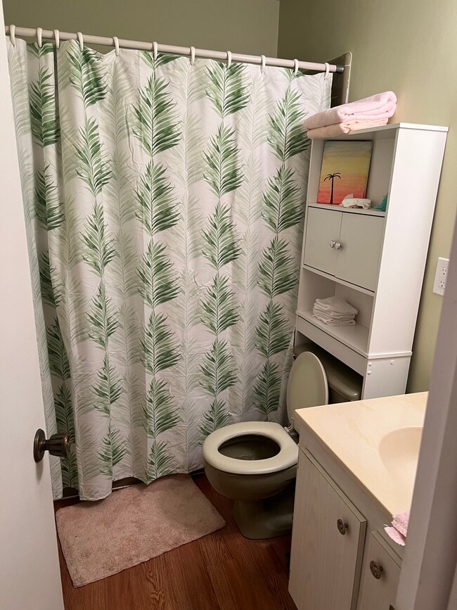 Master bathroom - 3575 Bennington Dr