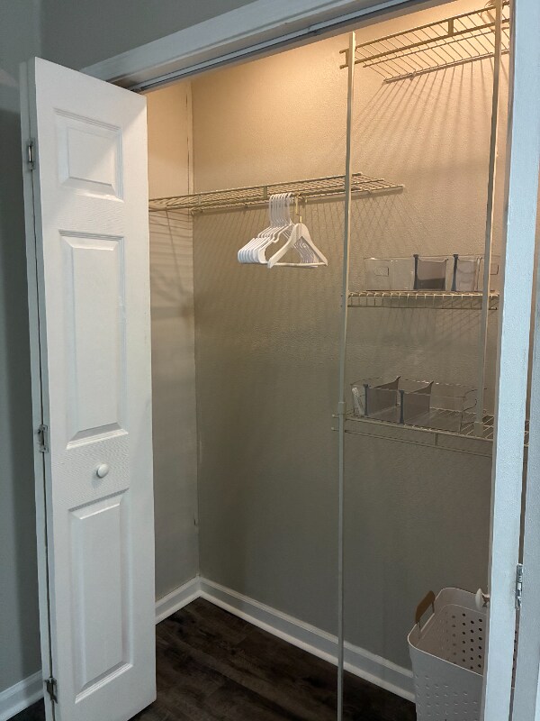 Building Photo - 4418 N Cypress Ave