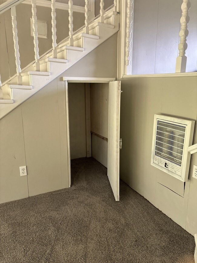 Building Photo - 211 Nance St