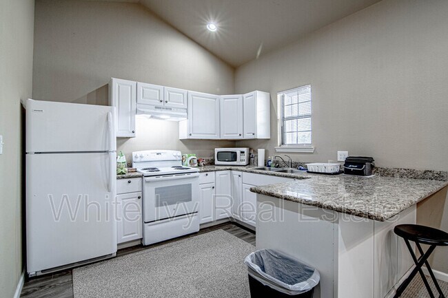 Building Photo - 875 FM 1696