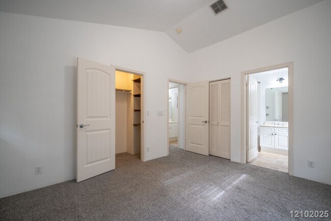 Building Photo - $3500 l 3 Bed / 2 Bath / 2 Parking IN SEA COUNTRY W 12 SOLAR PANELS