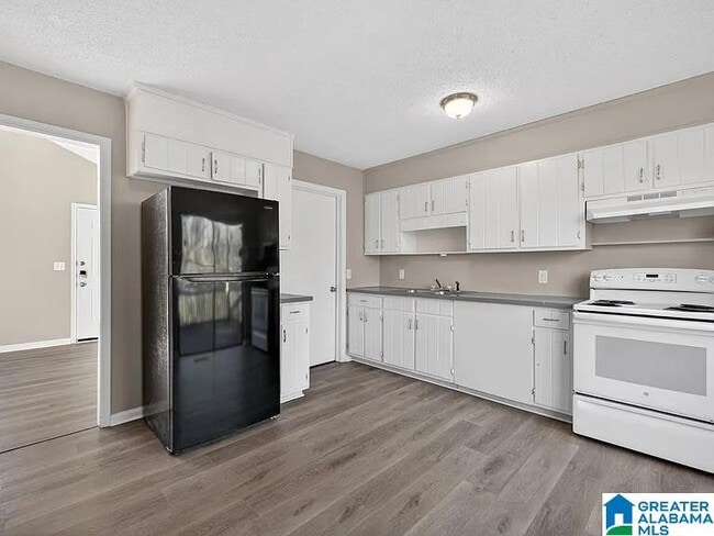 Building Photo - 3031 Apple Valley Ln