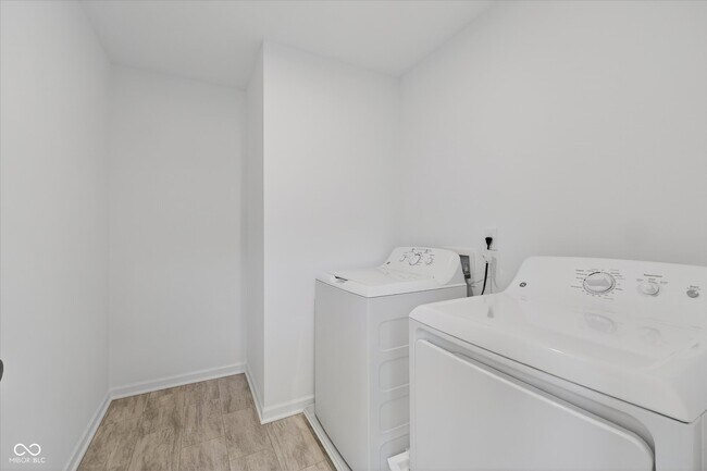 Building Photo - 15994 Meadow Frost Ct