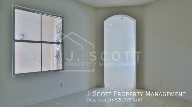 Building Photo - 836 W Aloe Pl