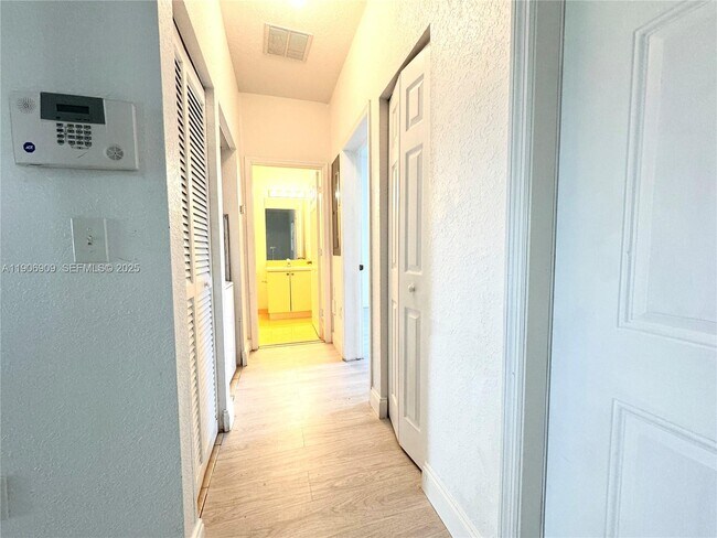 Building Photo - 2590 NE 3rd Dr