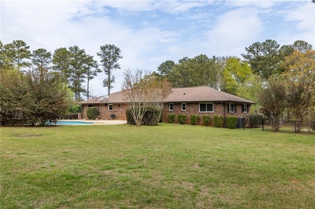 Building Photo - 318 Tyrone Rd