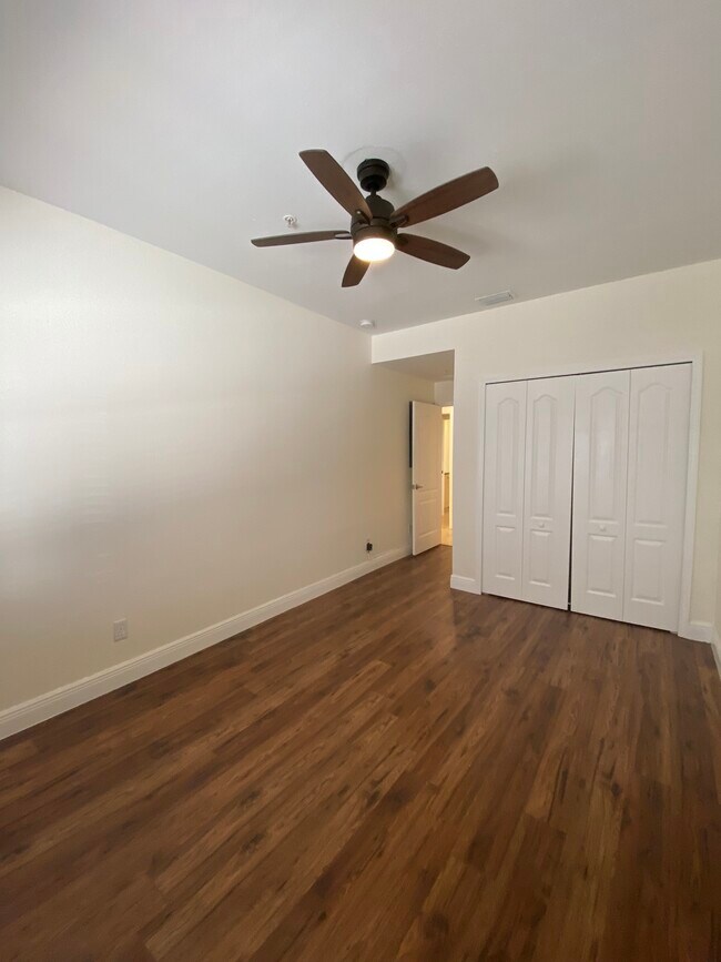 Building Photo - 12101 Santaluz Dr