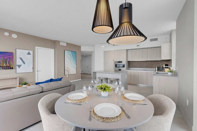 Building Photo - 4010 S Ocean Dr