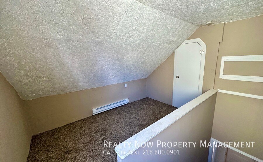 Building Photo - 5329 Vine St