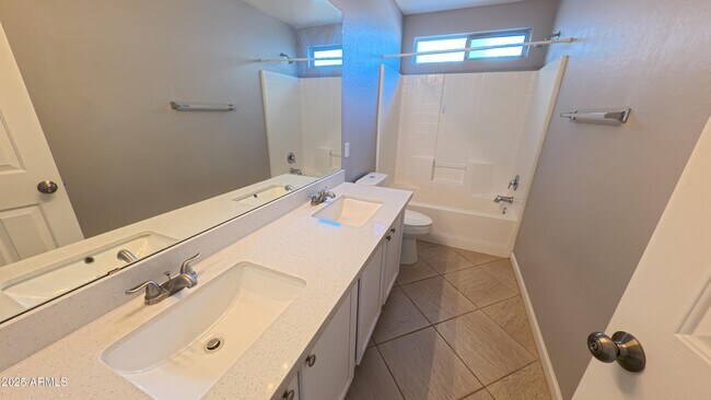 Building Photo - 1744 Maddison Cir