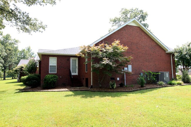 Building Photo - 19 Antietam Dr