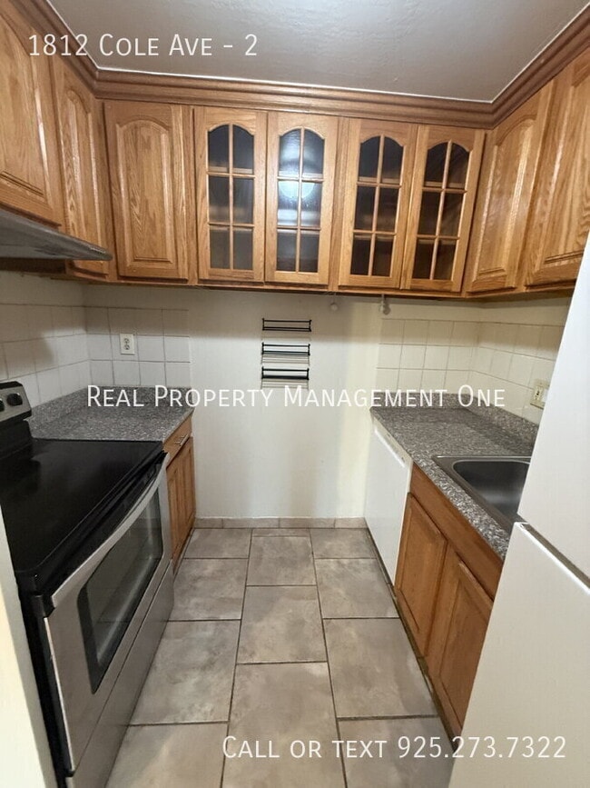 Building Photo - 1812 Cole Ave