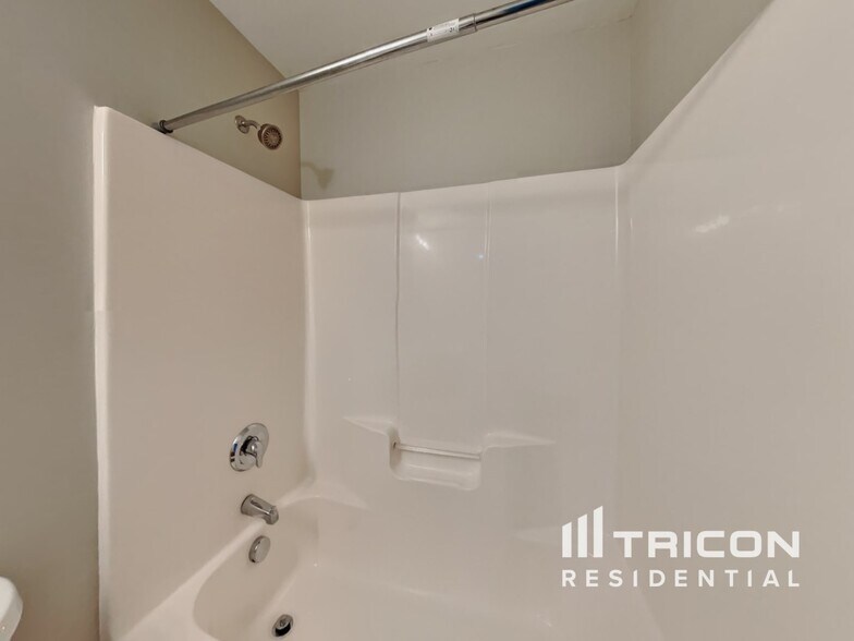 Building Photo - 4309 Grandover Dr