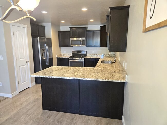 Building Photo - 528 Fox Chase Dr