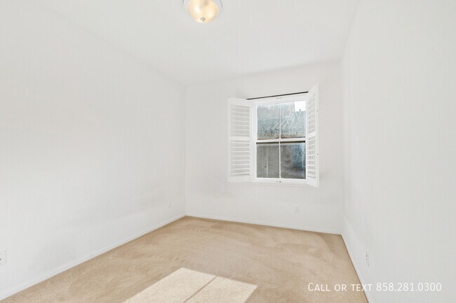 Building Photo - 17010 Calle Trevino