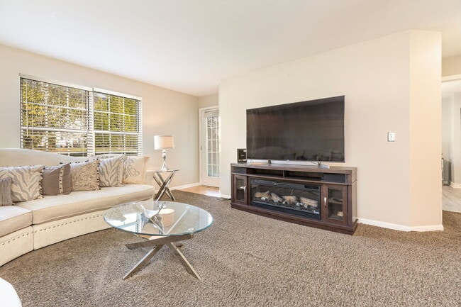 Building Photo - 22 Tyler Ct