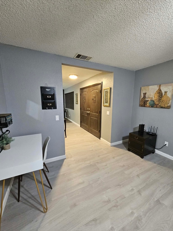 Building Photo - 52275 Avenida Vallejo